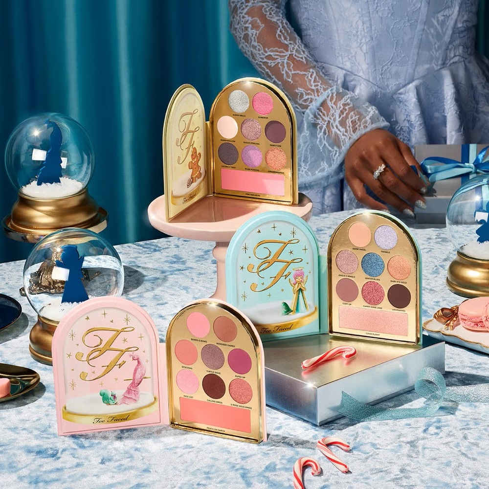 Too Faced Holiday “Let It Snow Globes”Three-Piece Eyeshadow Palette Gift Set New